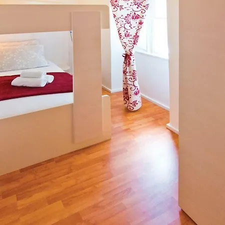 Apartment Jacuzzi And Grill Split