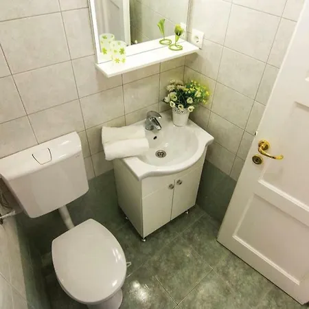 Jacuzzi And Grill Apartament *